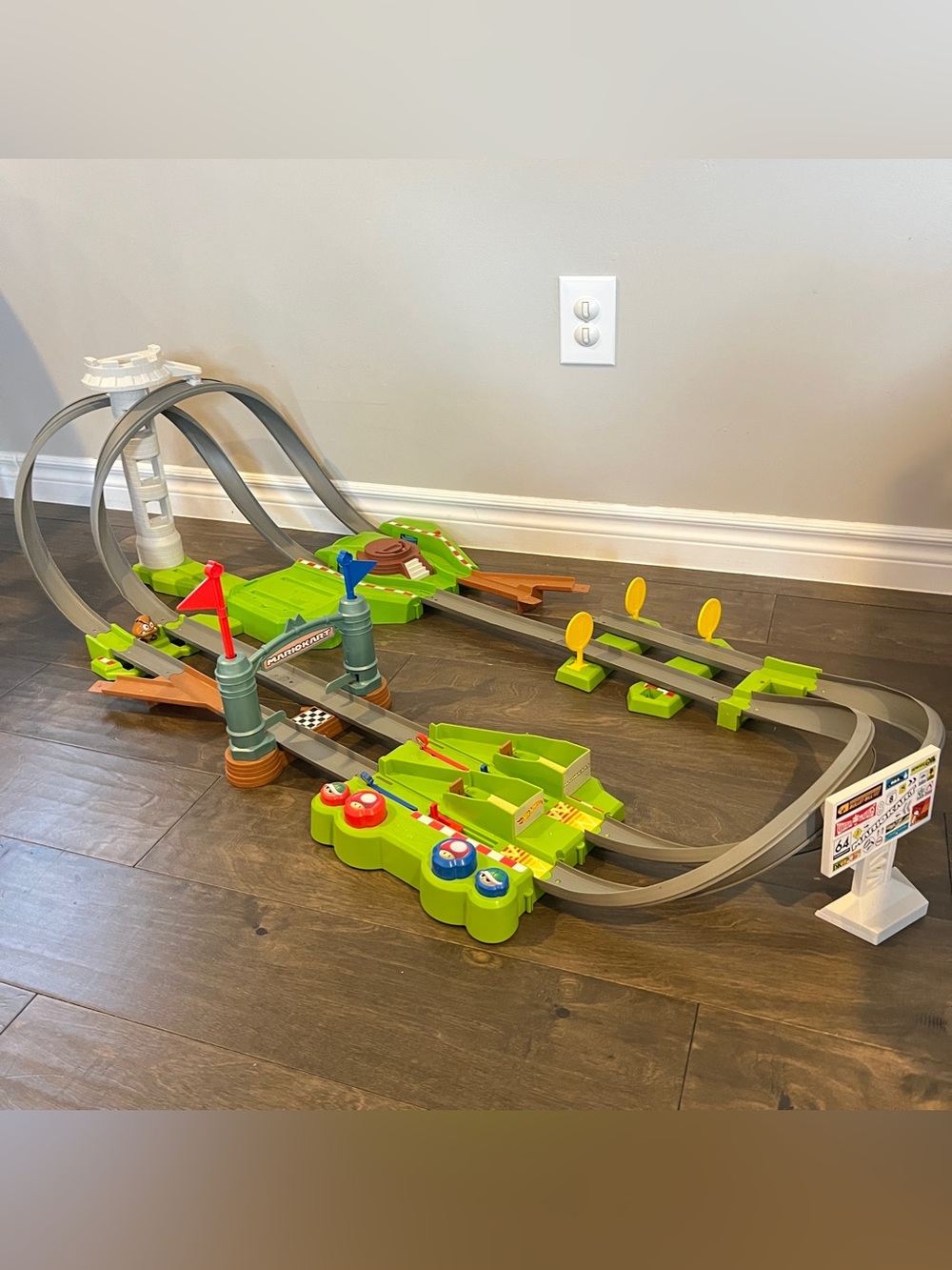 FOR PARTS Incomplete Hot Wheels Mario Kart Circuit Track Race Car Set Playset